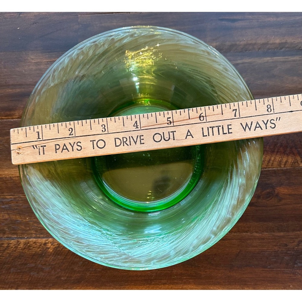 Pyrex Green Glass Swirl Bowls Set of 4 Vintage Ribbed Serving Salad Bowls 7 inch - Picture 5 of 5